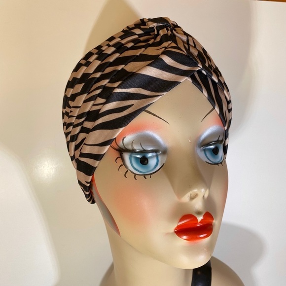 SEXY nude and black zebra vintage style turban pinup cloche - Picture 2 of 5